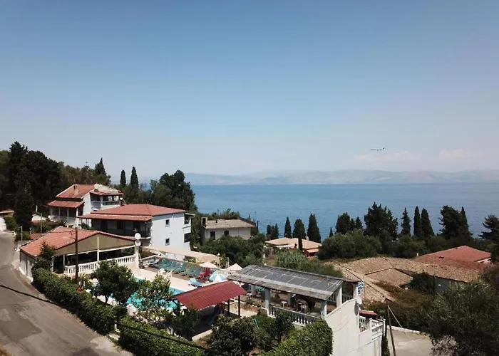 In With Sea View & Pool Apartamento Benitses (Corfu)