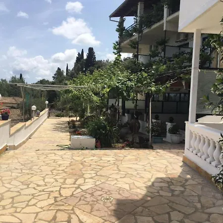 Apartman Tasteful In With Shared Pool *