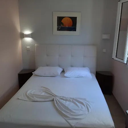 Apartman Tasteful In With Shared Pool *
