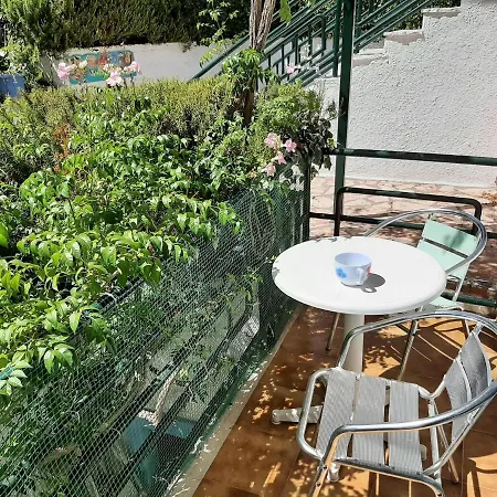 Apartman Tasteful In With Shared Pool *