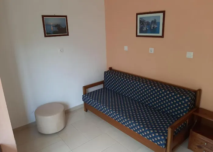 Apartment In With Sea View & Pool
