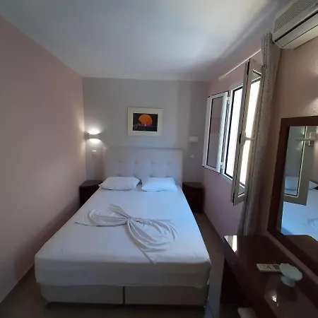 In With Sea View & Pool