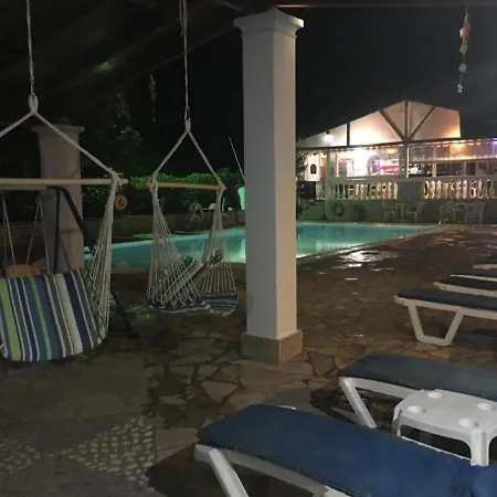 In With Sea View & Pool Apartment