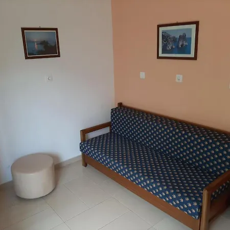 Apartment In With Sea View & Pool