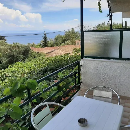 Apartment In With Sea View & Pool