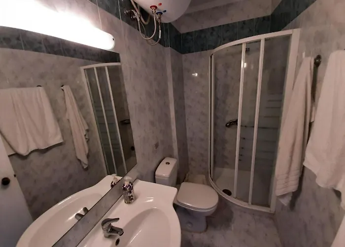 In With Sea View & Pool Apartman
